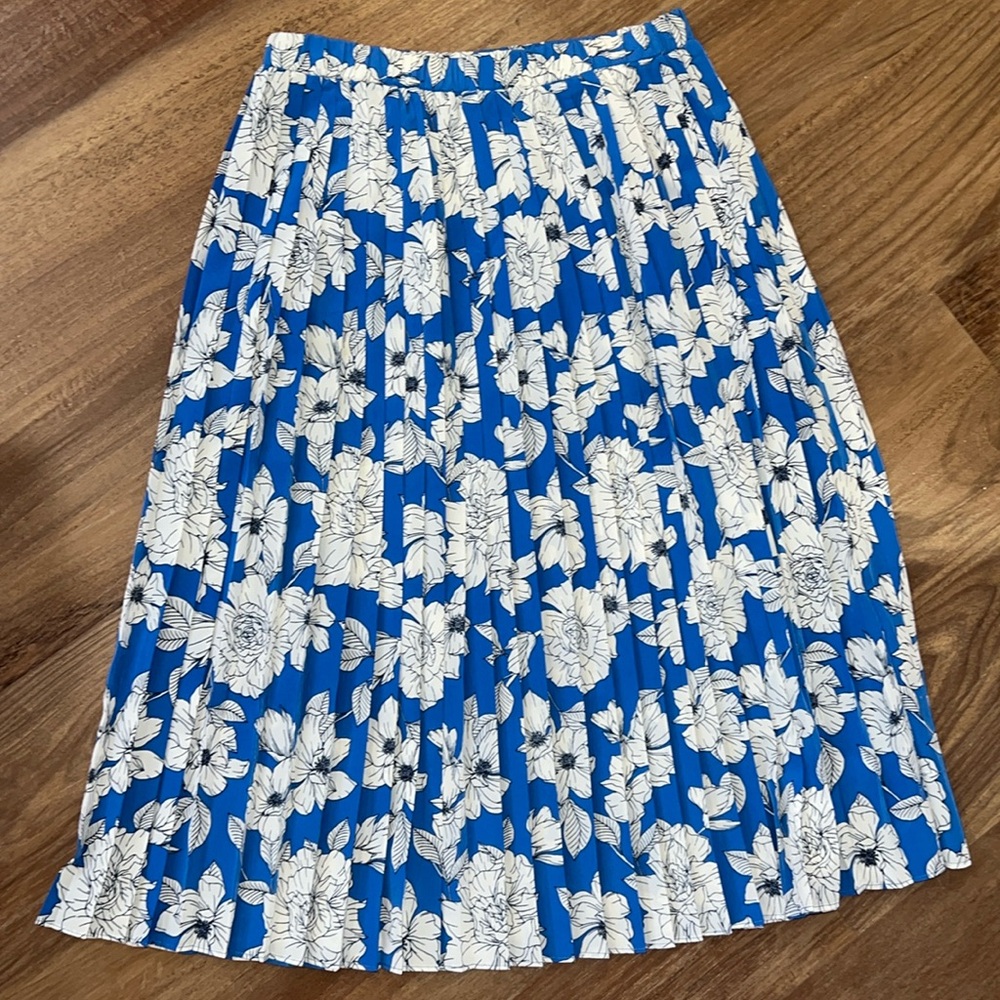 Banana republic pleated miniskirt